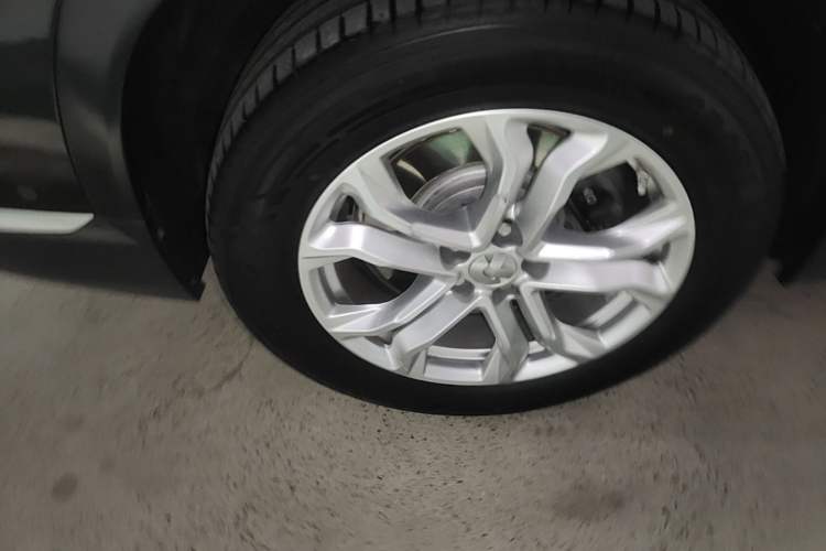 Used Nio ES8 2020 580 km Range Six-Seater Version Right Rear Wheel Hub