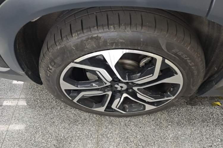 Used Nio ES8 2020 415 KM Signature Edition 7-Seater Version Right Rear Wheel Hub