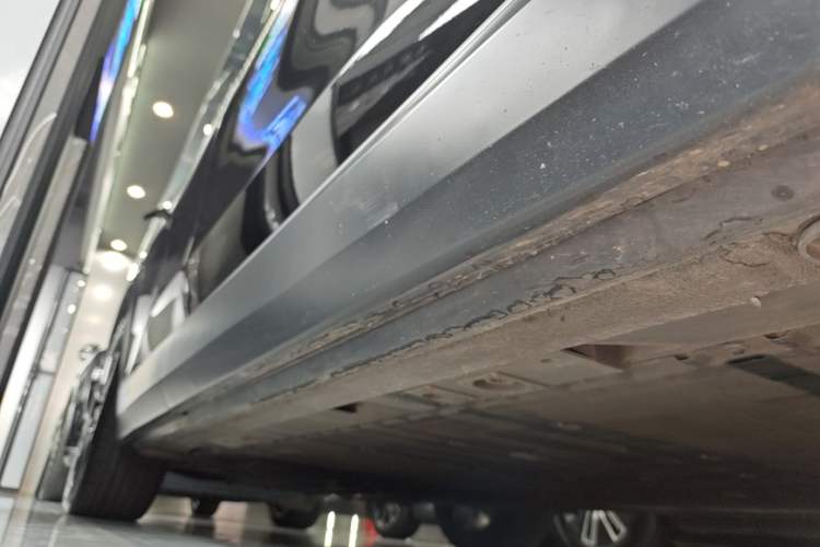 Used Nio ES8 2020 580 km Range Six-Seater Version Right Side Sill