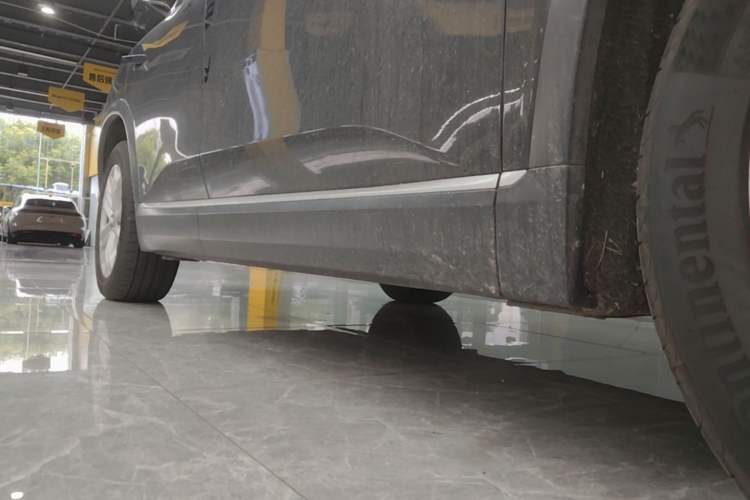 Used Nio ES8 2020 450 km Range 6-Seater Version Right Side Sill