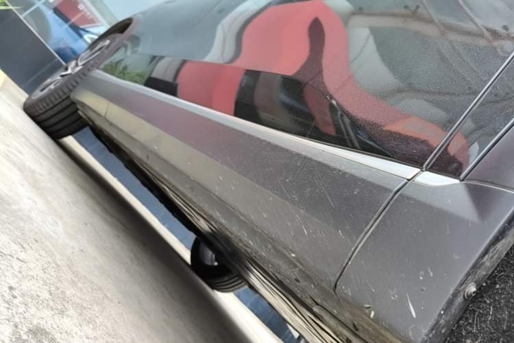 Used Nio ES8 2020 450 km Range 6-Seater Version Right Side Sill