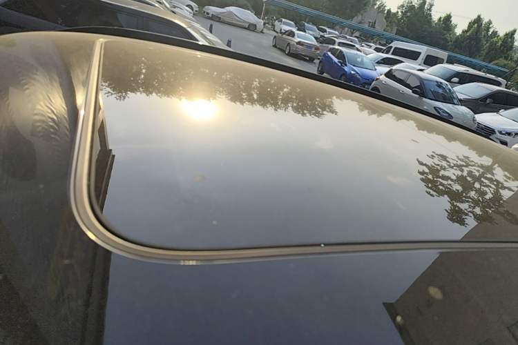 Used Nio ES8 2020 580 km Range Signature Edition Six-Seater Version Roof