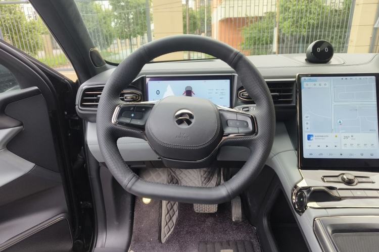 Used Nio ES8 2020 580 km Range Signature Edition Six-Seater Version Steering Wheel