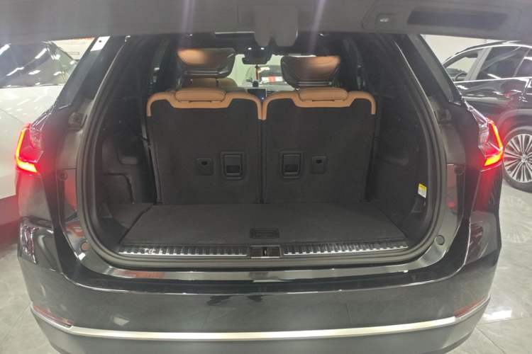 Used Nio ES8 2020 415 km Range 6-Seater Version Trunk