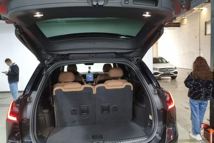 Used Nio ES8 2020 415 km Range 6-Seater Version Trunk