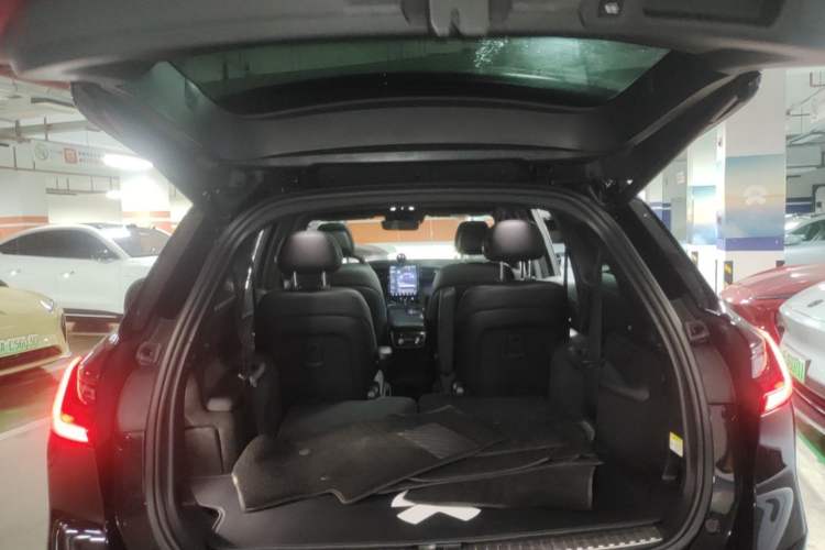 Used Nio ES8 2020 450 km Range 6-Seater Version Trunk