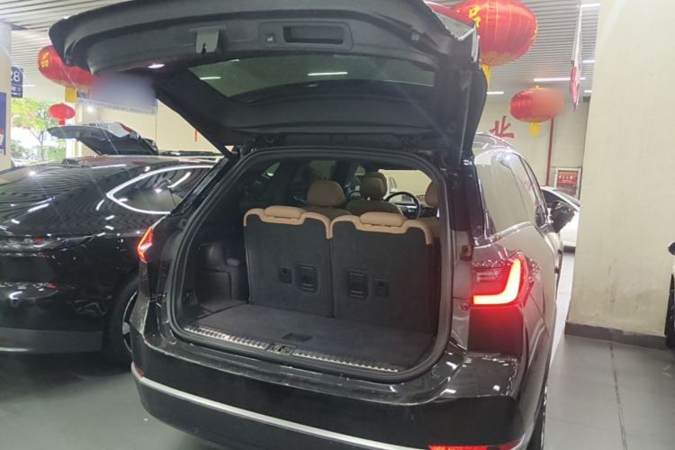 Used Nio ES8 2020 415 km Range 6-Seater Version Trunk