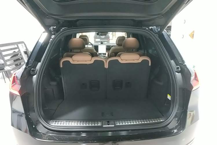 Used Nio ES8 2020 580 km Range Six-Seater Version Trunk