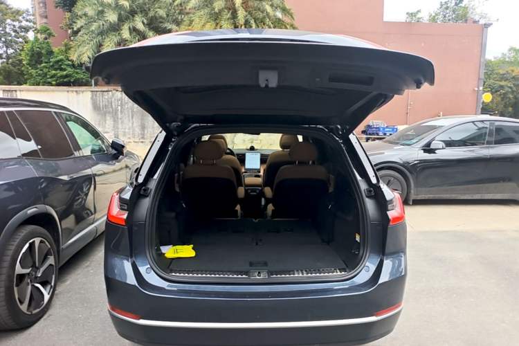 Used Nio ES8 2020 580 km Range Six-Seater Version Trunk