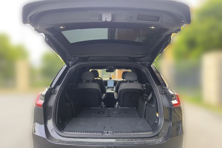 Used Nio ES8 2020 580 km Range Signature Edition Six-Seater Version Trunk