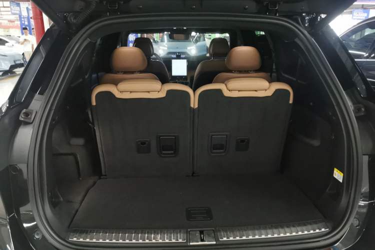 Used Nio ES8 2020 580 km Range Six-Seater Version Trunk