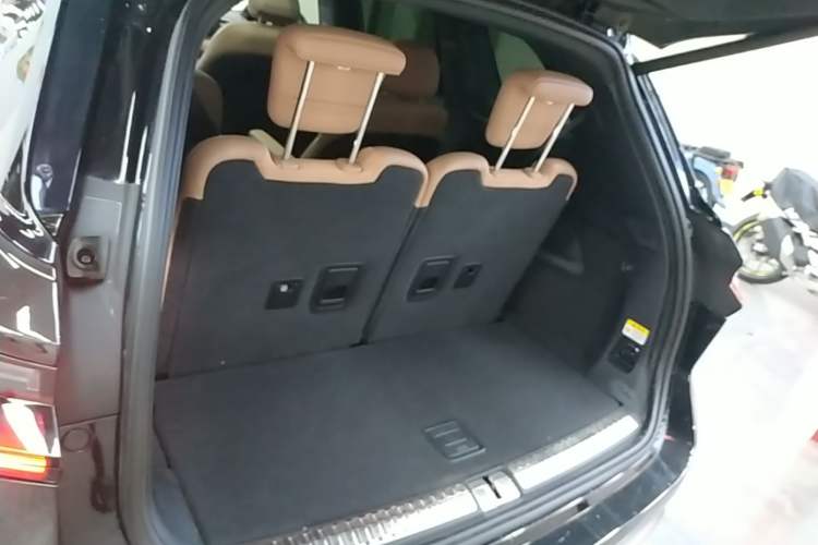Used Nio ES8 2020 580 km Range Six-Seater Version Trunk