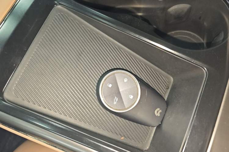 Used Nio ES8 2020 415 KM Signature Edition 7-Seater Version Vehicle Key