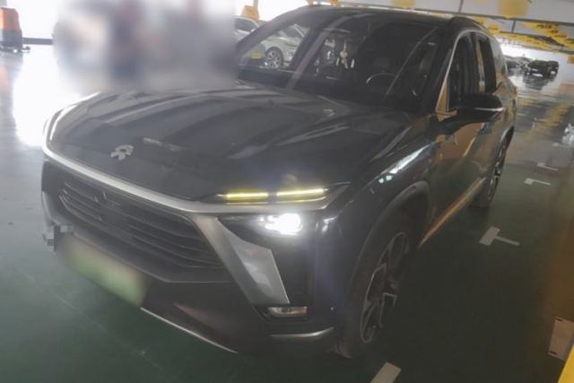 Ojetý Nio ES8 2020 415 km Range 7-Seater Version