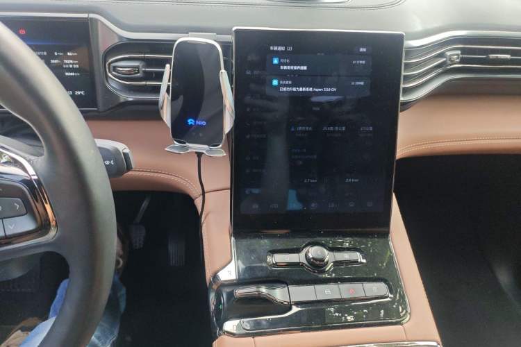 Used Nio ES8 2020 580 km Signature Edition 7-Seater Version Audio And AC Panel