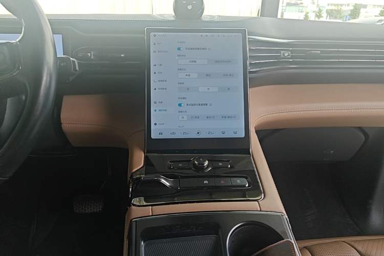 Used Nio ES8 2020 580 km Signature Edition 7-Seater Version Audio And AC Panel