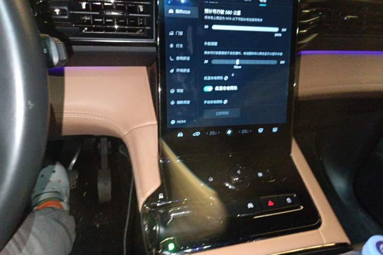 Used Nio ES8 2020 580 km Range 7-Seater Version Audio And AC Panel