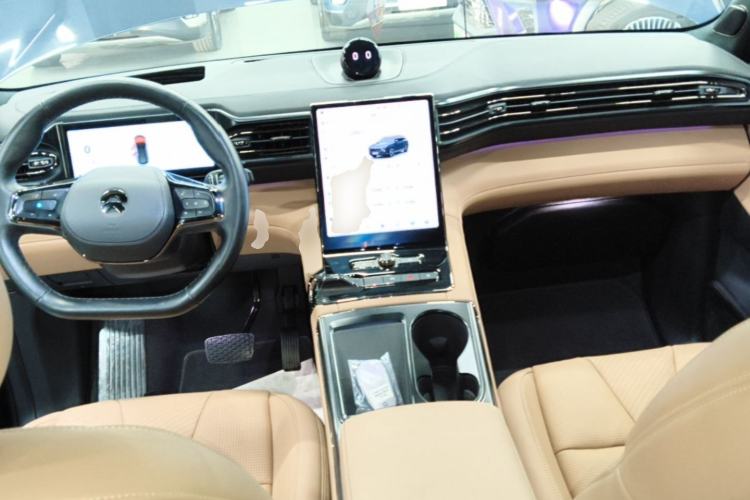 Used Nio ES8 2020 580 km Range Signature Edition Six-Seater Version Center Console