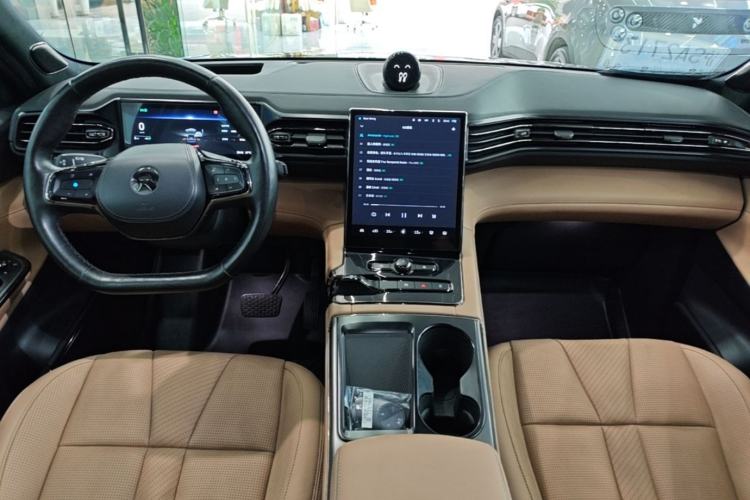 Used Nio ES8 2020 415 KM Signature Edition 7-Seater Version Center Console