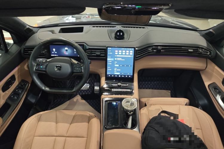 Used Nio ES8 2020 415 KM Signature Edition 7-Seater Version Center Console