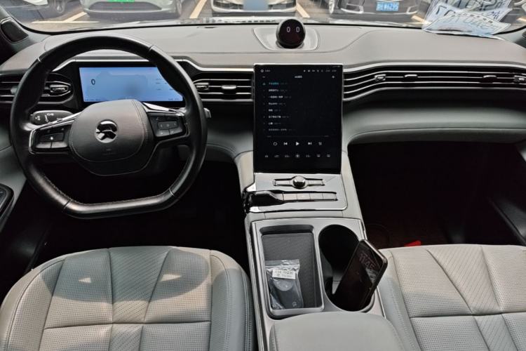 Used Nio ES8 2020 415 km Range 6-Seater Version Center Console