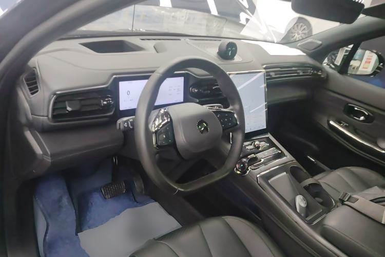 Used Nio ES8 2020 450 km Range 6-Seater Version Center Console