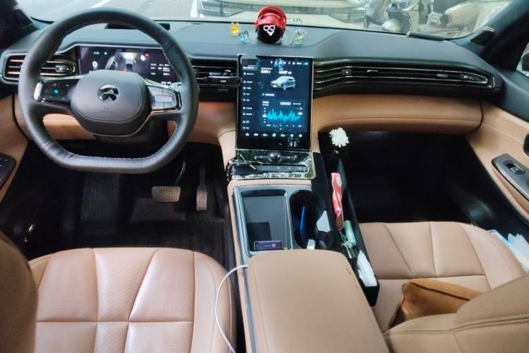 Used Nio ES8 2020 415 KM Signature Edition 7-Seater Version Center Console