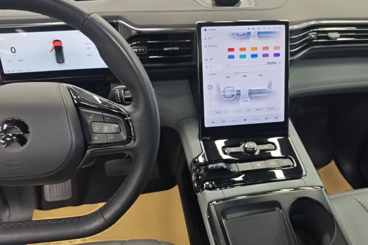 Used Nio ES8 2020 580 km Range Signature Edition Six-Seater Version Center Console