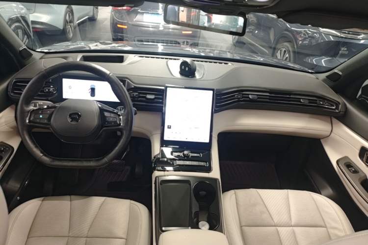 Used Nio ES8 2020 580 km Range Six-Seater Version Center Console