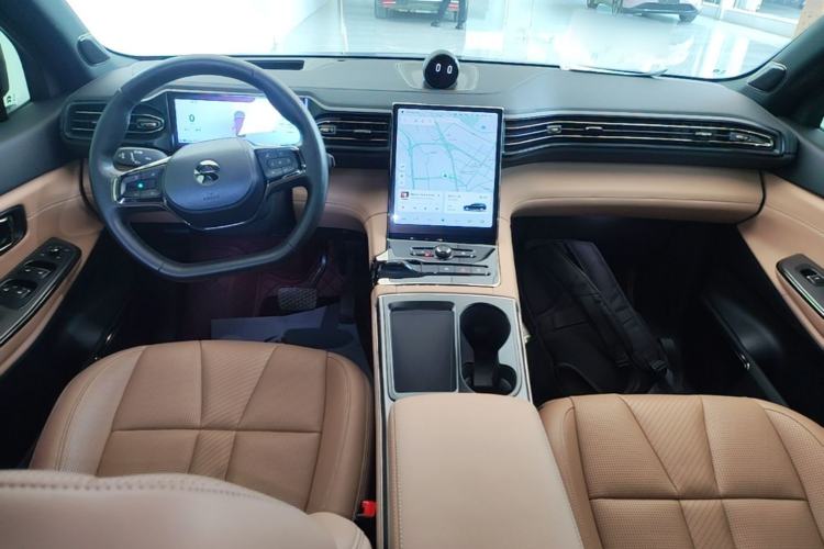 Used Nio ES8 2020 415 km Range 6-Seater Version Center Console