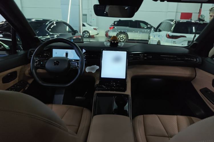 Used Nio ES8 2020 415 km Range 6-Seater Version Center Console