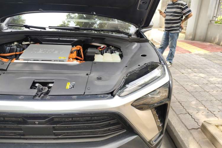 Used Nio ES8 2020 415 KM Signature Edition 7-Seater Version Engine Bay Left