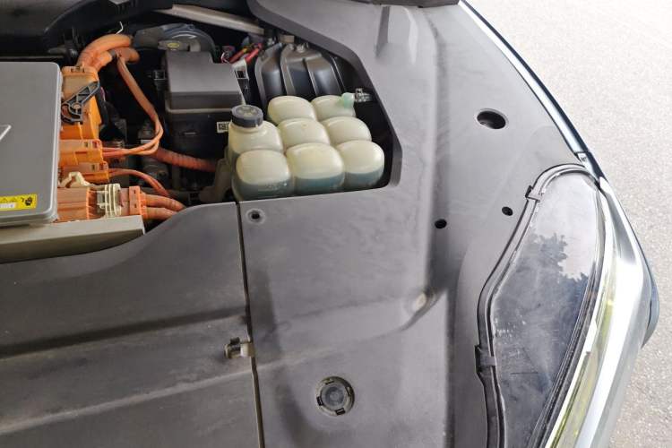 Used Nio ES8 2020 580 km Range Signature Edition Six-Seater Version Engine Bay Left