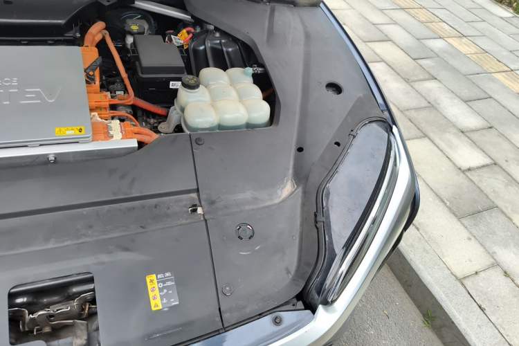 Used Nio ES8 2020 415 km Signature Edition 6-Seater Version Engine Bay Left