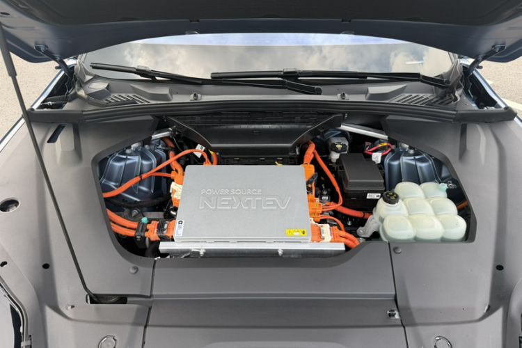 Used Nio ES8 2020 580 km Range Signature Edition Six-Seater Version Engine Bay