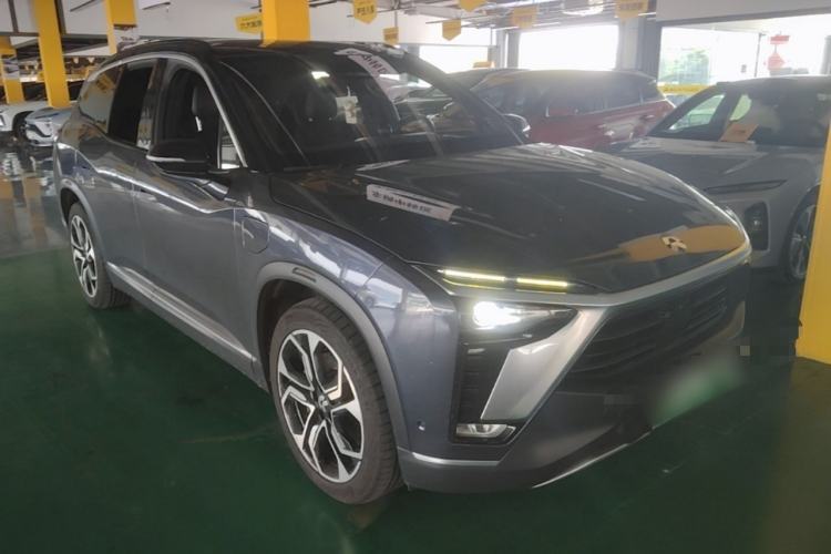 Used Nio ES8 2020 415 km Range 7-Seater Version Front Right 45 Deg