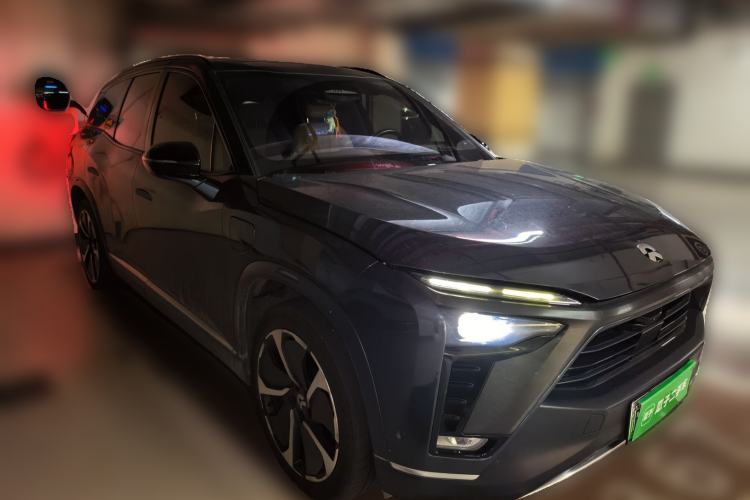 Used Nio ES8 2020 415 km Signature Edition 6-Seater Version Front Right 45 Deg