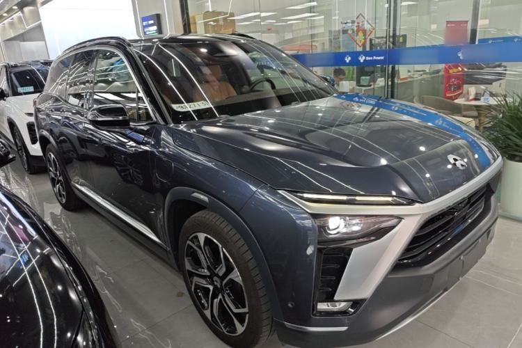 Used Nio ES8 2020 415 KM Signature Edition 7-Seater Version Front Right 45 Deg