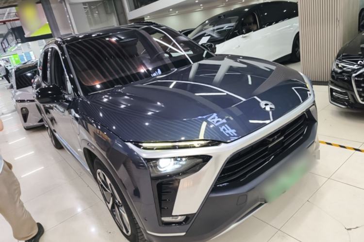 Used Nio ES8 2020 415 km Signature Edition 6-Seater Version Front Right 45 Deg