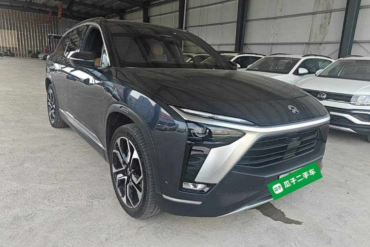Used Nio ES8 2020 580 km Signature Edition 7-Seater Version Front Right 45 Deg