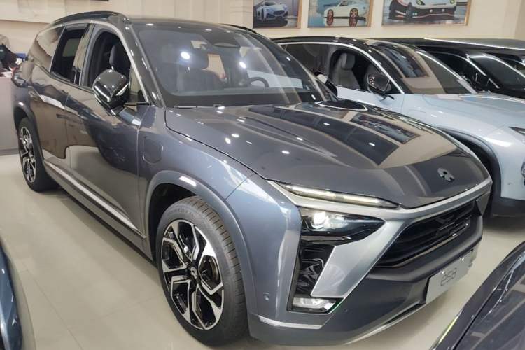 Used Nio ES8 2020 415 km Signature Edition 6-Seater Version Front Right 45 Deg
