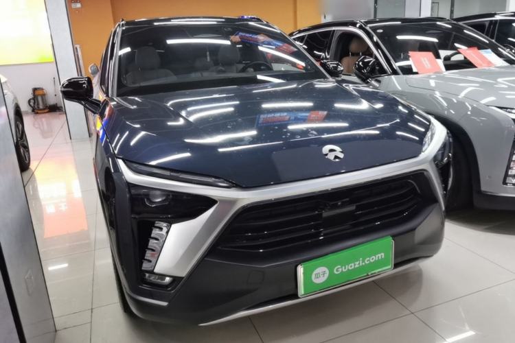 Used Nio ES8 2020 415 km Signature Edition 6-Seater Version Front Right 45 Deg