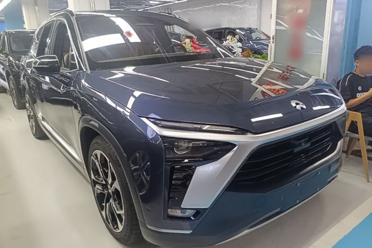 Used Nio ES8 2020 580 km Range Signature Edition Six-Seater Version Front Right 45 Deg