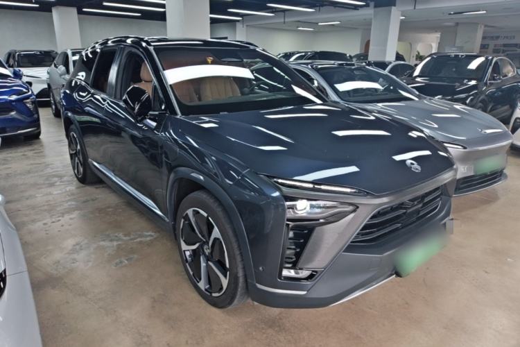 Used Nio ES8 2020 415 km Signature Edition 6-Seater Version Front Right 45 Deg