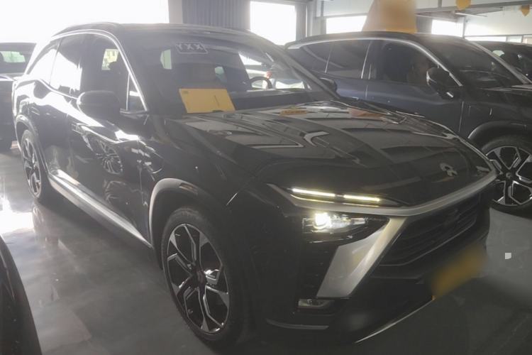 Used Nio ES8 2020 415 KM Signature Edition 7-Seater Version Front Right 45 Deg