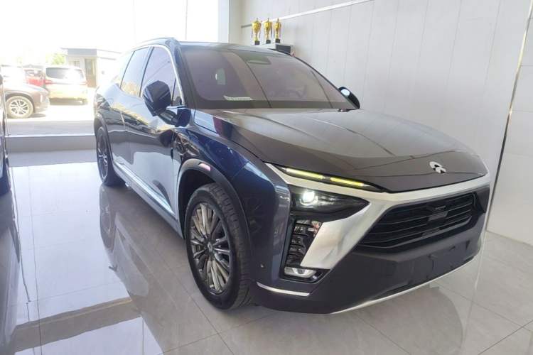 Used Nio ES8 2020 415 km Range 6-Seater Version Front Right 45 Deg