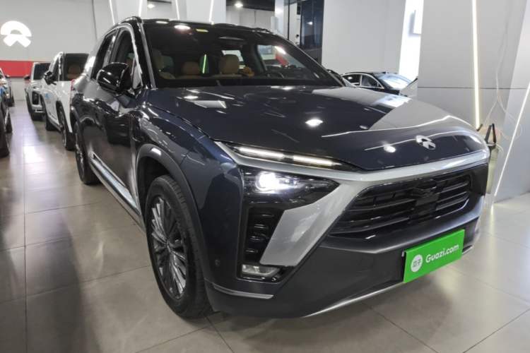 Used Nio ES8 2020 415 km Range 6-Seater Version Front Right 45 Deg