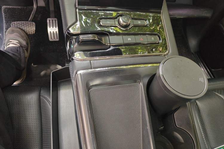 Used Nio ES8 2020 415 km Signature Edition 6-Seater Version Gear Lever