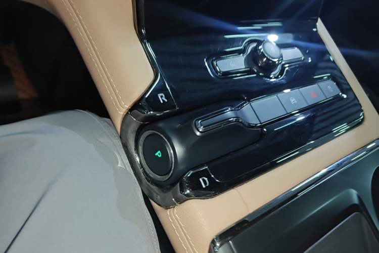 Used Nio ES8 2020 580 km Range Six-Seater Version Gear Lever
