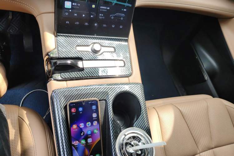 Used Nio ES8 2020 415 KM Signature Edition 7-Seater Version Gear Lever